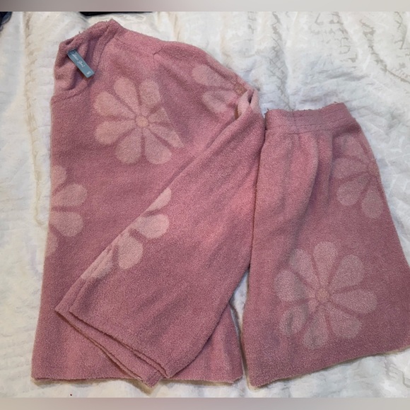 The Southern Shirt Company Other - Southern Shirt Co - Dreamluxe Printed Sweater and short set flower power